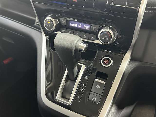 日産 セレナ ハイウェイスター プロパイロットED 大阪府 2017(平29)年 3.9万km ブリリアントホワイトパール ProPILOT 純正ナビ(フルセグ/DVD再生/Blu-ray/Bluetooth) バックカメラ 後席モニター ETC 両側パワースライドドア 衝突軽減 レーダークルコン クリアランスソナー