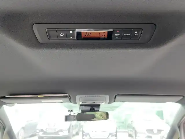 トヨタ ヴォクシー ZS 煌Ⅱ 東京都 2020(令2)年 2.9万km ブラック 純正10インチナビ/純正アルミホイール/ビルトインETC/Bluetooth/フルセグテレビ/プッシュスタート/ドライブレコーダー/トヨタセーフティセンス/バックカメラ/コーナーセンサー/純正フロアマット/ドアバイザー/キーレスエントリー/USB端子/新車保証書/取扱説明書
