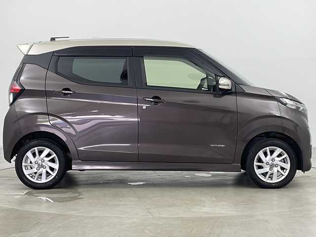 日産 デイズ HWS X プロパイロットED 道央・札幌 2022(令4)年 2.3万km フローズンバニラパール/アッシュブラウンM ・4WD/・純正ディスプレイオーディオ&BT&USB&AppleCarPlay/・全方位カメラ/・衝突軽減ブレーキ/・車線逸脱警報/・車線逸脱防止支援/・先行車発進お知らせ/・レーダークルーズコントロール/・シートヒーター/・純正エンジンスターター/・オートライト/・LEDヘッドライト/・アイドリングスト；ツプ/・スマートキー/・横滑り防止