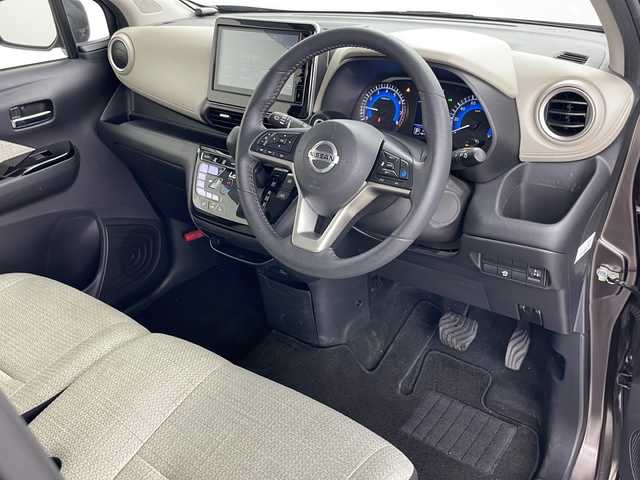 日産 デイズ HWS X プロパイロットED 道央・札幌 2022(令4)年 2.3万km フローズンバニラパール/アッシュブラウンM ・4WD/・純正ディスプレイオーディオ&BT&USB&AppleCarPlay/・全方位カメラ/・衝突軽減ブレーキ/・車線逸脱警報/・車線逸脱防止支援/・先行車発進お知らせ/・レーダークルーズコントロール/・シートヒーター/・純正エンジンスターター/・オートライト/・LEDヘッドライト/・アイドリングスト；ツプ/・スマートキー/・横滑り防止