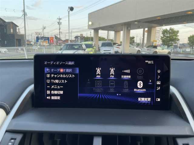 レクサス ＮＸ 300h ブラックシークエンス 三重県 2019(平31)年 6.8万km ソニッククォーツ 登録時67889km/黒白革シート/三眼ヘッドライト/純正ナビ/（AM/FM/TV/Bluetooth）/フルセグTV/バックカメラ/ビルトインETC2.0/レーダークルーズコントロール/ステアリングスイッチ/パドルシフト/ステアリングヒーター/パワーバックドア/シートメモリー/パワーシート/シートヒーター/衝突軽減システム/レーンキープアシスト/コーナーセンサー/BSM/オートハイビーム/純正フロアマット