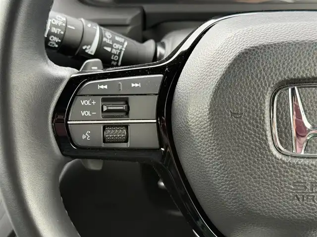 ホンダ ステップワゴン スパーダ 道南・函館 2023(令5)年 4.3万km スーパープラチナグレーメタリック ・純正９インチナビ/・フルセグＴＶ/・衝突被害軽減ブレーキ/・寒冷地仕様/・バックカメラ/・レーンキープアシスト/・レーダクルーズコントロール/・ブラインドスポットモニター/・前後コーナーセンサー/・パワーテールゲート/・前後ドライブレコーダー/・オートマチックハイビーム/・両側パワースライドドア/・２列目オットマン/・前席シートヒーター/・ETC/・新車時保証書/・取扱説明書/・スペアキー有