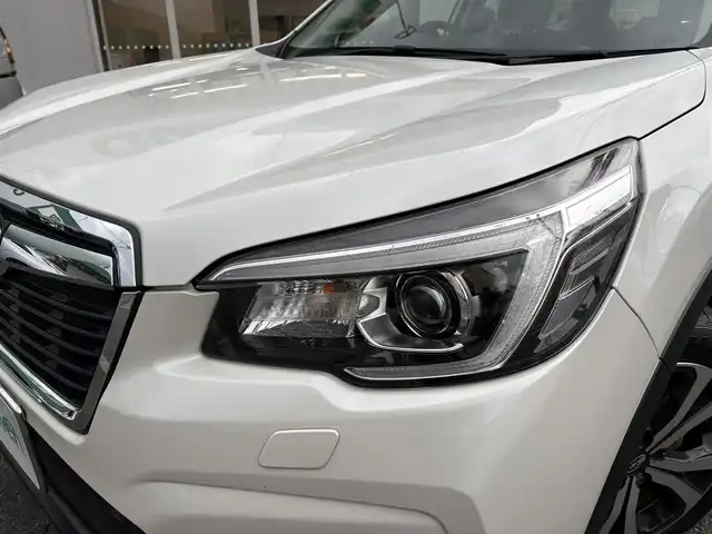スバル フォレスター プレミアム 愛知県 2019(令1)年 3.1万km クリスタルホワイトP ワンオーナー/サンルーフ/クルコン/SRVD側後方車両接近検知/純正ナビ/フルセグテレビ/ETC/ドラレコ/パワーバックドア/パワーシート/純正アルミ/ルーフレール/プッシュスタート/ハーフレザーシート/プリクラッシュブレーキ/全席シートヒーター/取説、保証書、スペアキー