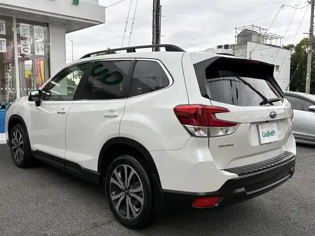 スバル フォレスター プレミアム 愛知県 2019(令1)年 3.1万km クリスタルホワイトP ワンオーナー/サンルーフ/クルコン/SRVD側後方車両接近検知/純正ナビ/フルセグテレビ/ETC/ドラレコ/パワーバックドア/パワーシート/純正アルミ/ルーフレール/プッシュスタート/ハーフレザーシート/プリクラッシュブレーキ/全席シートヒーター/取説、保証書、スペアキー
