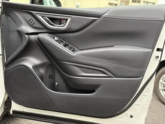 スバル フォレスター プレミアム 愛知県 2019(令1)年 3.1万km クリスタルホワイトP ワンオーナー/サンルーフ/クルコン/SRVD側後方車両接近検知/純正ナビ/フルセグテレビ/ETC/ドラレコ/パワーバックドア/パワーシート/純正アルミ/ルーフレール/プッシュスタート/ハーフレザーシート/プリクラッシュブレーキ/全席シートヒーター/取説、保証書、スペアキー