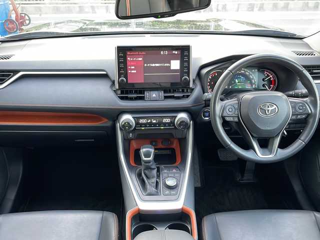 トヨタ ＲＡＶ４ アドベンチャー 山口県 2020(令2)年 2.7万km アティチュードブラックマイカ パノラマルーフ/純正ディスプレイオーディオ/・フルセグテレビ/・Bluetooth/パノラミックビューモニター/ビルトインETC/Toyota Safety Sense/・プリクラッシュセーフティ/・レーントレーシングアシスト/・ロードサインアシスト/・レーダークルーズコントロール/・先行車発進告知機能/・ブラインドスポットモニター/・クリアランスソナー/・パーキングサポートブレーキ/・ダウンヒルアシストコントロールシステム/ワイヤレス充電/レザーシート/USB入力端子/パワーシート/スマートキー/プッシュスタート/スペアキー1本/ルーフレール/純正19インチアルミホイール/ドアバイザー/ウィンカーミラー
