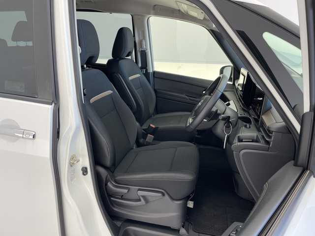日産 セレナ ハイウェイスター V 愛知県 2023(令5)年 3.3万km プリズムホワイト プロパイロット/7インチSDナビ（あり）/全方位カメラ/両側パワースライドドア/レーダークルーズコントロール/イージーオープン機能/コーナーセンサー/純正アルミホイール/ブラインドスポットモニター/LEDヘッドライト/パドルシフト/リアオートエアコン/オートマチックハイビーム/ドライブレコーダー/ETC/衝突被害軽減ブレーキ/Bluetooth/ステアリングスイッチ/スマートキー/プッシュスタート