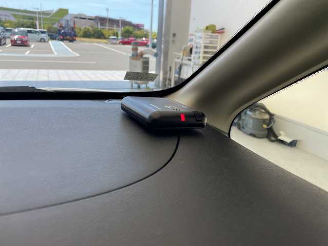 日産 セレナ ハイウェイスター V 愛知県 2023(令5)年 3.3万km プリズムホワイト プロパイロット/7インチSDナビ（あり）/全方位カメラ/両側パワースライドドア/レーダークルーズコントロール/イージーオープン機能/コーナーセンサー/純正アルミホイール/ブラインドスポットモニター/LEDヘッドライト/パドルシフト/リアオートエアコン/オートマチックハイビーム/ドライブレコーダー/ETC/衝突被害軽減ブレーキ/Bluetooth/ステアリングスイッチ/スマートキー/プッシュスタート