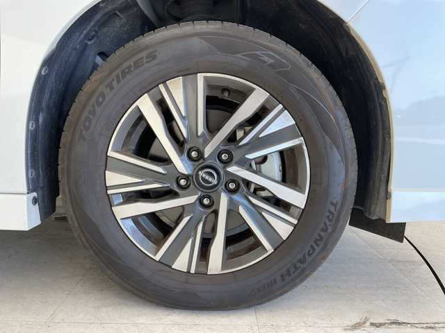 日産 セレナ ハイウェイスター V 愛知県 2023(令5)年 3.3万km プリズムホワイト プロパイロット/7インチSDナビ（あり）/全方位カメラ/両側パワースライドドア/レーダークルーズコントロール/イージーオープン機能/コーナーセンサー/純正アルミホイール/ブラインドスポットモニター/LEDヘッドライト/パドルシフト/リアオートエアコン/オートマチックハイビーム/ドライブレコーダー/ETC/衝突被害軽減ブレーキ/Bluetooth/ステアリングスイッチ/スマートキー/プッシュスタート