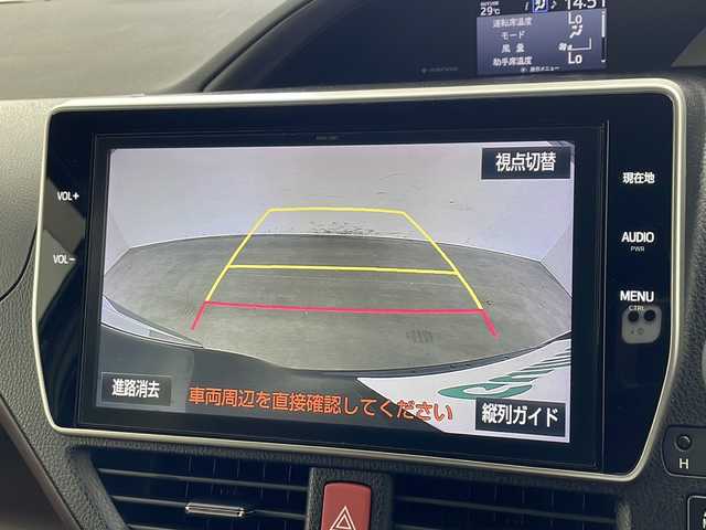 トヨタ エスクァイア ハイブリッド Gi 兵庫県 2017(平29)年 3.8万km スパークリングブラックパールクリスタルシャイン 純正10インチナビ&TV&CD&SD&BT/バックカメラ/ビルトインETC/クルーズコントロール/プリクラッシュセーフティ/レーンディパーチャーアラート/先行車発進告知/LEDオートライト/フォグランプ/オートマチックハイビーム/ハーフレザーシート/シートヒーター/両側パワースライドドア/ステアリングリモコン/WAC/純正１５インチAW/純正フロアマット/ドライブレコーダー/ドアバイザー/ステアリングヒーター/ロールサンシェード/スマートキー/プッシュスタート/防眩ミラー