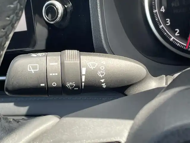 トヨタ ヴォクシー S－Z 佐賀県 2022(令4)年 5万km マッシブグレー 快適利便パッケージ(High)/・ハンズフリーデュアルパワースライドドア/・パワーバックドア/・ナノイーX/・ステアリングヒーター/・キャプテンシート/シートヒーター/オットマン/ドライビングサポートパッケージ/・カラーヘッドアップディスプレイ/・デジタルインナーミラー/純正10.5型ディスプレイオーディオ＋　/・コネクティッドナビ　/・バックカメラ　/・フルセグTV/BT/CD/DVD/HDMI/14型有機EL後席ディスプレイ/ETC2.0 /トヨタセーフティセンス/クリアランスソナー/純正17インチAW/LEDヘッドライト/前後ドラレコ(ZDR610D)/スペアキー×１/取扱説明書/保証書