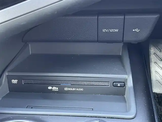 トヨタ カムリ WS 山口県 2022(令4)年 7.3万km プラチナホワイトパールマイカ ワンオーナー/純正ディスプレイオーディオ/・ナビキット/・Bluetooth接続/・CD/DVDキット/バックカメラ/ビルトインETC/ドライブレコーダー/Toyota Safety Sense/・プリクラッシュセーフティ/・レーントレーシングアシスト/・ロードサインアシスト/・レーダークルーズコントロール/・先行車発進告知機能/・ドライバー異常時対応システム/・ブラインドスポットモニター/・クリアランスソナー/・リヤクロストラフィックアラート/・パーキングサポートブレーキ/・オートマチックハイビーム/レザーシート/パワーバックドア/スマートキー/プッシュスタート/スペアキー1本/純正LEDライト/純正18インチアルミホイール/ドアバイザー/ウィンカーミラー/保証書