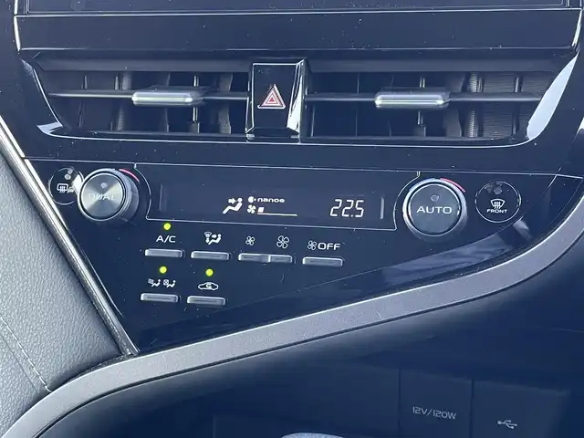 トヨタ カムリ WS 山口県 2022(令4)年 7.3万km プラチナホワイトパールマイカ ワンオーナー/純正ディスプレイオーディオ/・ナビキット/・Bluetooth接続/・CD/DVDキット/バックカメラ/ビルトインETC/ドライブレコーダー/Toyota Safety Sense/・プリクラッシュセーフティ/・レーントレーシングアシスト/・ロードサインアシスト/・レーダークルーズコントロール/・先行車発進告知機能/・ドライバー異常時対応システム/・ブラインドスポットモニター/・クリアランスソナー/・リヤクロストラフィックアラート/・パーキングサポートブレーキ/・オートマチックハイビーム/レザーシート/パワーバックドア/スマートキー/プッシュスタート/スペアキー1本/純正LEDライト/純正18インチアルミホイール/ドアバイザー/ウィンカーミラー/保証書