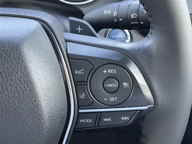 トヨタ カムリ WS 山口県 2022(令4)年 7.3万km プラチナホワイトパールマイカ ワンオーナー/純正ディスプレイオーディオ/・ナビキット/・Bluetooth接続/・CD/DVDキット/バックカメラ/ビルトインETC/ドライブレコーダー/Toyota Safety Sense/・プリクラッシュセーフティ/・レーントレーシングアシスト/・ロードサインアシスト/・レーダークルーズコントロール/・先行車発進告知機能/・ドライバー異常時対応システム/・ブラインドスポットモニター/・クリアランスソナー/・リヤクロストラフィックアラート/・パーキングサポートブレーキ/・オートマチックハイビーム/レザーシート/パワーバックドア/スマートキー/プッシュスタート/スペアキー1本/純正LEDライト/純正18インチアルミホイール/ドアバイザー/ウィンカーミラー/保証書