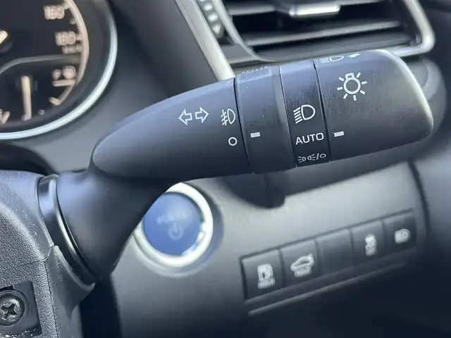 トヨタ カムリ WS 山口県 2022(令4)年 7.3万km プラチナホワイトパールマイカ ワンオーナー/純正ディスプレイオーディオ/・ナビキット/・Bluetooth接続/・CD/DVDキット/バックカメラ/ビルトインETC/ドライブレコーダー/Toyota Safety Sense/・プリクラッシュセーフティ/・レーントレーシングアシスト/・ロードサインアシスト/・レーダークルーズコントロール/・先行車発進告知機能/・ドライバー異常時対応システム/・ブラインドスポットモニター/・クリアランスソナー/・リヤクロストラフィックアラート/・パーキングサポートブレーキ/・オートマチックハイビーム/レザーシート/パワーバックドア/スマートキー/プッシュスタート/スペアキー1本/純正LEDライト/純正18インチアルミホイール/ドアバイザー/ウィンカーミラー/保証書