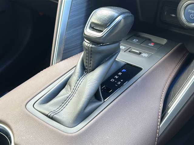 トヨタ ハリアー ハイブリッド Z 青森県 2020(令2)年 5.6万km プレシャスブラックパール ・4WD/・純正ナビ/・Bluetooth/・フルセグTV/・アラウンドビューモニター/・ブラインドスポットモニター/・純正ドライブレコーダー/・デジタルインナーミラー/・衝突被害軽減ブレーキ/・レーンキープアシスト/・横滑り防止装置/・レーダークルーズコントロール/・パワーバックドア/・ハーフレザーシート/・オートライト/・オートマチックハイビーム/・LEDヘッドライト/・ETC/・純正19AW/・純正フロアマット