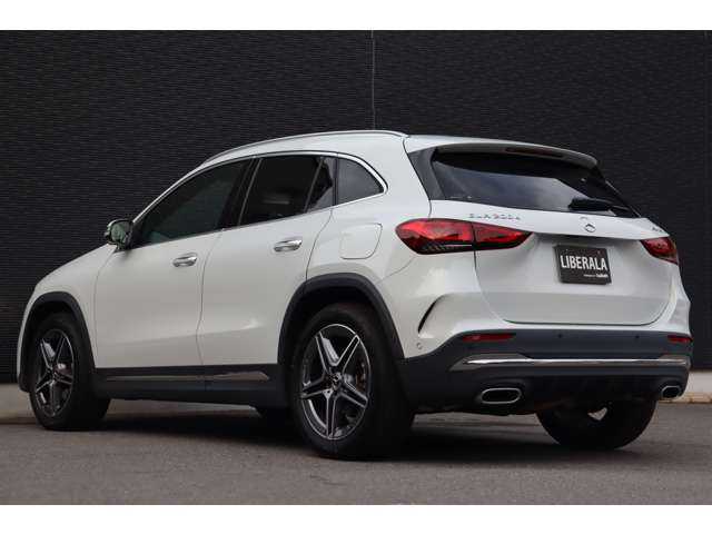メルセデス・ベンツ Ｍ・ベンツ ＧＬＡ２００ｄ 4マチック AMGライン 大分県 2023(令5)年 2.5万km デジタルホワイト ワンオーナー/保証書/取扱説明書/レーダーセーフティパッケージ/サンルーフ/純正ナビ/CarPlay/地デジ/Bluetooth/ワイヤレス充電/全方位カメラ/黒半革/パワーシート/シートヒーター/純正19インチAW/純正ドライブレコーダー（360°）/ETC