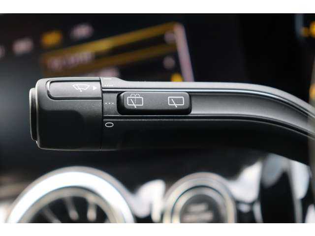 メルセデス・ベンツ Ｍ・ベンツ ＧＬＡ２００ｄ 4マチック AMGライン 大分県 2023(令5)年 2.5万km デジタルホワイト ワンオーナー/保証書/取扱説明書/レーダーセーフティパッケージ/サンルーフ/純正ナビ/CarPlay/地デジ/Bluetooth/ワイヤレス充電/全方位カメラ/黒半革/パワーシート/シートヒーター/純正19インチAW/純正ドライブレコーダー（360°）/ETC