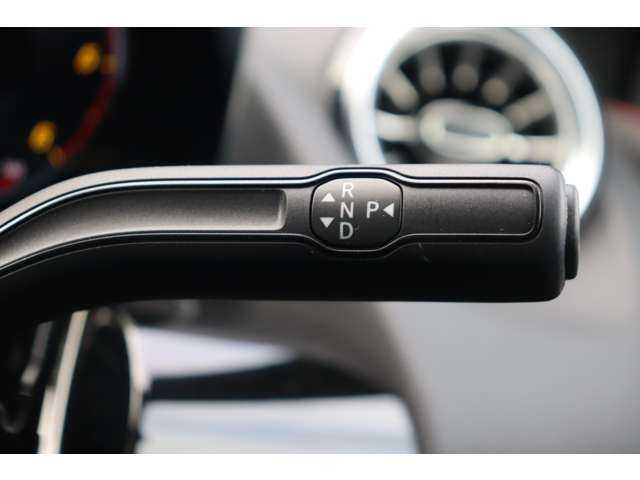 メルセデス・ベンツ Ｍ・ベンツ ＧＬＡ２００ｄ 4マチック AMGライン 大分県 2023(令5)年 2.5万km デジタルホワイト ワンオーナー/保証書/取扱説明書/レーダーセーフティパッケージ/サンルーフ/純正ナビ/CarPlay/地デジ/Bluetooth/ワイヤレス充電/全方位カメラ/黒半革/パワーシート/シートヒーター/純正19インチAW/純正ドライブレコーダー（360°）/ETC