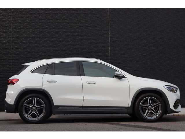 メルセデス・ベンツ Ｍ・ベンツ ＧＬＡ２００ｄ 4マチック AMGライン 大分県 2023(令5)年 2.5万km デジタルホワイト ワンオーナー/保証書/取扱説明書/レーダーセーフティパッケージ/サンルーフ/純正ナビ/CarPlay/地デジ/Bluetooth/ワイヤレス充電/全方位カメラ/黒半革/パワーシート/シートヒーター/純正19インチAW/純正ドライブレコーダー（360°）/ETC