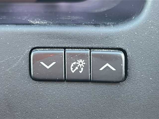 トヨタ クラウン マジェスタ Cタイプ 富山県 2011(平23)年 11.1万km シルバーM サンルーフ/純正ＨＤＤナビ/レザーシート/ＥＴＣ２．０/ＤＶＤ再生機能有/Bluetooth/純正アルミホイール/パワーシート/プッシュスタート/バックカメラ/純正フロアマット/カーテンエアバッグ/クルーズコントロール/フォグランプ/AFS/スマートキー