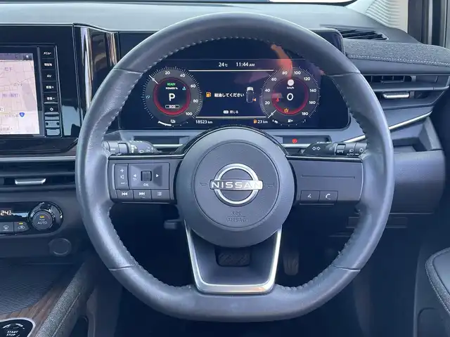 日産 オーラ G レザーエディション 滋賀県 2022(令4)年 1.9万km ブリリアントホワイトパール 純正９型ナビ/・Bluetooth/フルセグ/アラウンドビューモニター/革巻きステアリング/ステアリングリモコン/ETC/デジタルインナーミラー/オートブレーキホールド/シートリフター/オートリトラミラー/LEDオートライト/オートハイビーム/フォグライト/側方支援/後側方支援/エマージェンシーブレーキ/駐車支援/シャシー制御/ブラインドスポットモニター/スマートキー