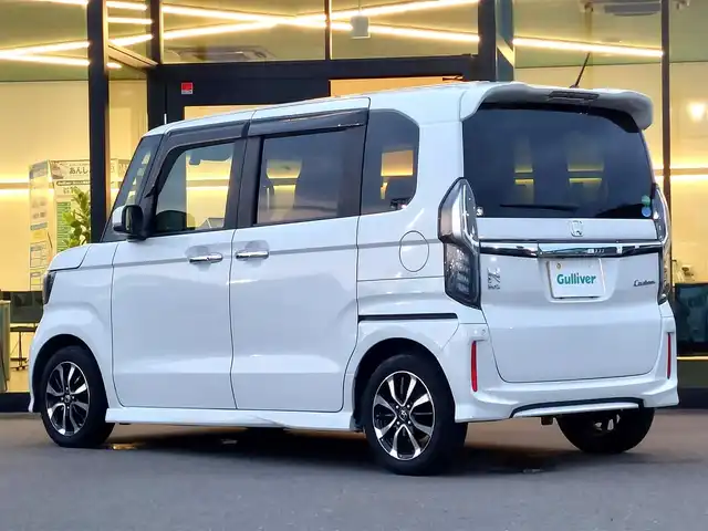 ホンダ Ｎ ＢＯＸ カスタム G L ホンダセンシング 東京都 2019(令1)年 2.2万km プラチナホワイトパール ホンダセンシング/・衝突軽減ブレーキ/・誤発進抑制機能/・後方誤発進抑制機能/・歩行者事故低減ステアリング/・路外逸脱抑制機能/・アダプティブ・クルーズ・コントロール/・車線維持支援システム/・オートハイビーム/・先行車発進お知らせ機能/・標識認識機能/プッシュスタート/純正ナビ　/・ＡＭ／ＦＭ／ＣＤ／ＤＶＤ/・フルセグＴＶ／Ｂｌｕｅｔｏｏｔｈ　/バックカメラ　/ＥＴＣ　/ドライブレコーダー/両側パワースライドドア　/後席ロールサンシェード/LEDヘッドライト/オートライト/ドアバイザー/14インチ純正アルミホイール/スマートキー