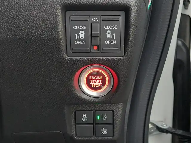 ホンダ Ｎ ＢＯＸ カスタム G L ホンダセンシング 東京都 2019(令1)年 2.2万km プラチナホワイトパール ホンダセンシング/・衝突軽減ブレーキ/・誤発進抑制機能/・後方誤発進抑制機能/・歩行者事故低減ステアリング/・路外逸脱抑制機能/・アダプティブ・クルーズ・コントロール/・車線維持支援システム/・オートハイビーム/・先行車発進お知らせ機能/・標識認識機能/プッシュスタート/純正ナビ　/・ＡＭ／ＦＭ／ＣＤ／ＤＶＤ/・フルセグＴＶ／Ｂｌｕｅｔｏｏｔｈ　/バックカメラ　/ＥＴＣ　/ドライブレコーダー/両側パワースライドドア　/後席ロールサンシェード/LEDヘッドライト/オートライト/ドアバイザー/14インチ純正アルミホイール/スマートキー