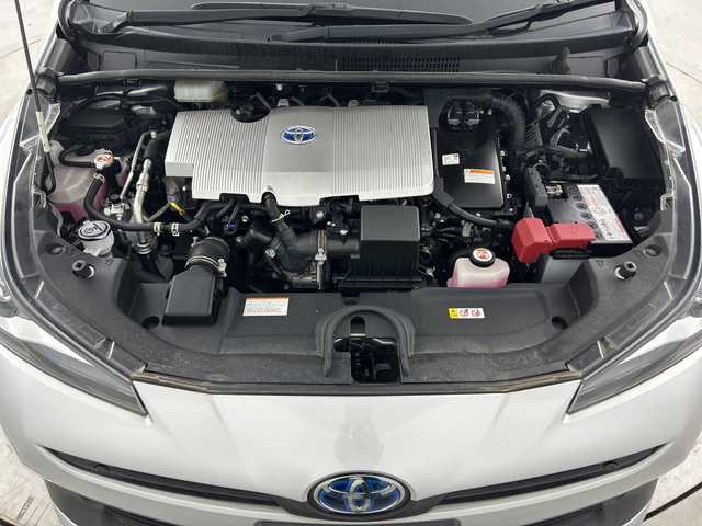 トヨタ プリウス SセーフティプラスⅡ 愛知県 2020(令2)年 2.6万km シルバーM 純正7インチSDナビ/（フルセグTV/Bluetooth/バックカメラ/DVD再生）/バックカメラ/AC100V電源/トヨタセーフティセンス/・プリクラッシュセーフティ/・レーダークルーズコントロール/・レーンディパーチャーアラート/・オートマチックハイビーム/・ブラインドスポットモニター/・ふらつき警報機能/・誤発進抑制機能/・先行車発進お知らせ/ドライブレコーダー/ETC/純正15インチアルミホイール/LEDヘッドライト/フロントフォグランプ/スマートキー/スペアキー1本/プッシュスタート/ステアリングスイッチ/ナノイー/純正フロアマット