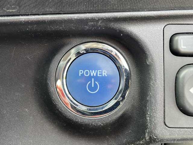 トヨタ アクア G 岩手県 2014(平26)年 6.7万km ブラックマイカ 社外ナビ(CD/DVD/SD/ラジオ/Bluetooth)/フルセグテレビ/バックカメラ/前席シートヒーター/ETC/スマートキー/プッシュスタート/ステアリングスイッチ/オートライト/社外15inアルミホイール/純正フロアマット/電動格納ミラー/ウィンカーミラー/ドアバイザー