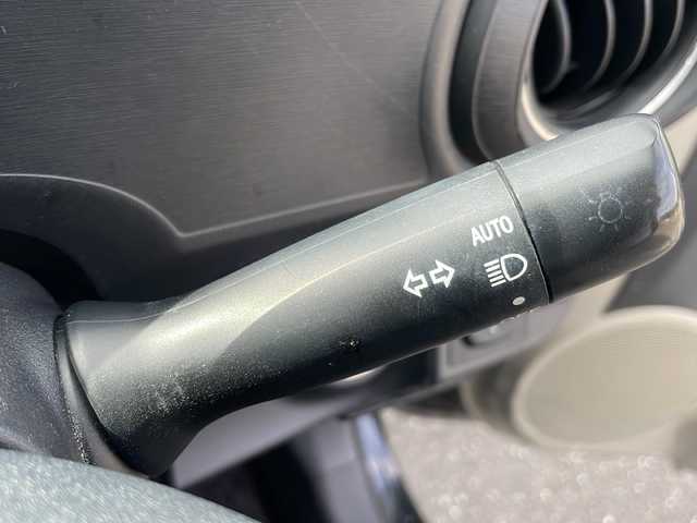 トヨタ アクア G 岩手県 2014(平26)年 6.7万km ブラックマイカ 社外ナビ(CD/DVD/SD/ラジオ/Bluetooth)/フルセグテレビ/バックカメラ/前席シートヒーター/ETC/スマートキー/プッシュスタート/ステアリングスイッチ/オートライト/社外15inアルミホイール/純正フロアマット/電動格納ミラー/ウィンカーミラー/ドアバイザー