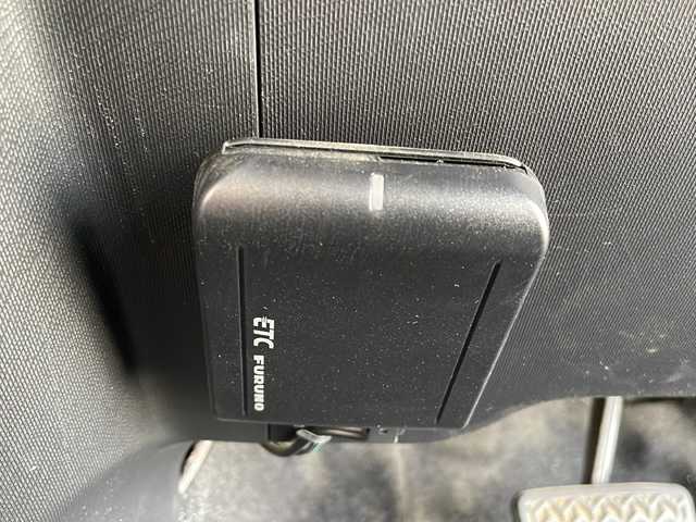 トヨタ アクア G 岩手県 2014(平26)年 6.7万km ブラックマイカ 社外ナビ(CD/DVD/SD/ラジオ/Bluetooth)/フルセグテレビ/バックカメラ/前席シートヒーター/ETC/スマートキー/プッシュスタート/ステアリングスイッチ/オートライト/社外15inアルミホイール/純正フロアマット/電動格納ミラー/ウィンカーミラー/ドアバイザー