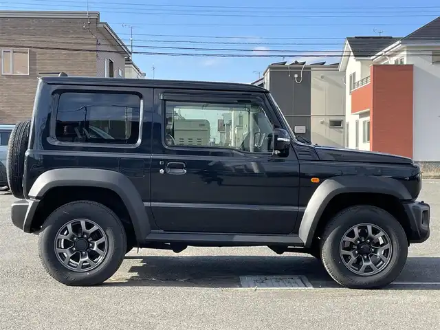 スズキ ジムニー シエラ JC 道央・札幌 2024(令6)年 0.5万km ブルーイッシュブラックパール3 ４WD/ワンオーナー/純正ディーラーOPナビ/CD/DVD/BT/フルセグ/デュアルセンサーブレーキサポート/横滑り防止装置/クルーズコントロール/ヒルディセントコントロール/レーンキープアシスト/バックカメラ/トランスファレバー/アイドリングストップ/前席シートヒーター/レザー調シートカバー/革巻きステアリング/ステアリングリモコン/AC100V/プッシュスタート/スマートキー/LEDヘッドライト/オートライト/オートハイビーム/フォグランプ/電動格納ミラー/ヒーテッドドアミラー/ウィンカーミラー/純正フロアマット/ドアバイザー/スペアキー