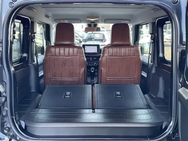 スズキ ジムニー シエラ JC 道央・札幌 2024(令6)年 0.5万km ブルーイッシュブラックパール3 ４WD/ワンオーナー/純正ディーラーOPナビ/CD/DVD/BT/フルセグ/デュアルセンサーブレーキサポート/横滑り防止装置/クルーズコントロール/ヒルディセントコントロール/レーンキープアシスト/バックカメラ/トランスファレバー/アイドリングストップ/前席シートヒーター/レザー調シートカバー/革巻きステアリング/ステアリングリモコン/AC100V/プッシュスタート/スマートキー/LEDヘッドライト/オートライト/オートハイビーム/フォグランプ/電動格納ミラー/ヒーテッドドアミラー/ウィンカーミラー/純正フロアマット/ドアバイザー/スペアキー