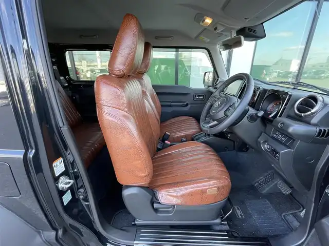 スズキ ジムニー シエラ JC 道央・札幌 2024(令6)年 0.5万km ブルーイッシュブラックパール3 ４WD/ワンオーナー/純正ディーラーOPナビ/CD/DVD/BT/フルセグ/デュアルセンサーブレーキサポート/横滑り防止装置/クルーズコントロール/ヒルディセントコントロール/レーンキープアシスト/バックカメラ/トランスファレバー/アイドリングストップ/前席シートヒーター/レザー調シートカバー/革巻きステアリング/ステアリングリモコン/AC100V/プッシュスタート/スマートキー/LEDヘッドライト/オートライト/オートハイビーム/フォグランプ/電動格納ミラー/ヒーテッドドアミラー/ウィンカーミラー/純正フロアマット/ドアバイザー/スペアキー