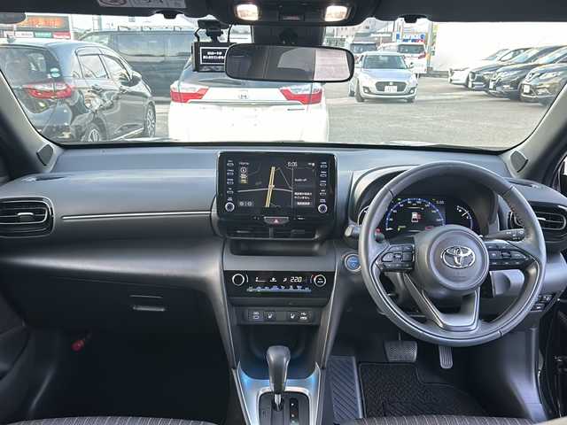 トヨタ ヤリスクロス ハイブリッド Z 徳島県 2022(令4)年 2万km ブラックマイカ 純正ディスプレイオーディオ/（Bluetooth/AM/FM/USB）/アラウンドビューモニター/レーダークルーズコントロール/ハーフレザーシート/シートヒーター（D+N席）/D席パワーシート/ステアリングヒーター/LEDヘッドライト/オートハイビーム/ブレーキホールド/電動パーキングブレーキ/ETC/純正ドラレコ/純正ドアバイザー/プッシュスタート/スマートキー/スペアキー