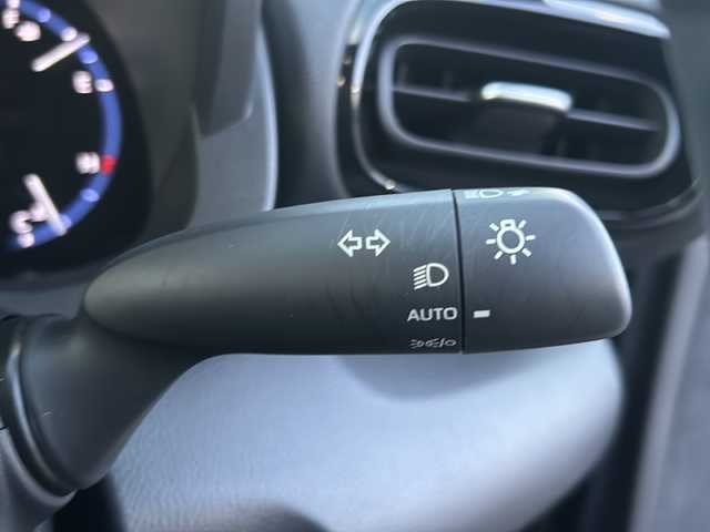 トヨタ ヤリスクロス ハイブリッド Z 徳島県 2022(令4)年 2万km ブラックマイカ 純正ディスプレイオーディオ/（Bluetooth/AM/FM/USB）/アラウンドビューモニター/レーダークルーズコントロール/ハーフレザーシート/シートヒーター（D+N席）/D席パワーシート/ステアリングヒーター/LEDヘッドライト/オートハイビーム/ブレーキホールド/電動パーキングブレーキ/ETC/純正ドラレコ/純正ドアバイザー/プッシュスタート/スマートキー/スペアキー