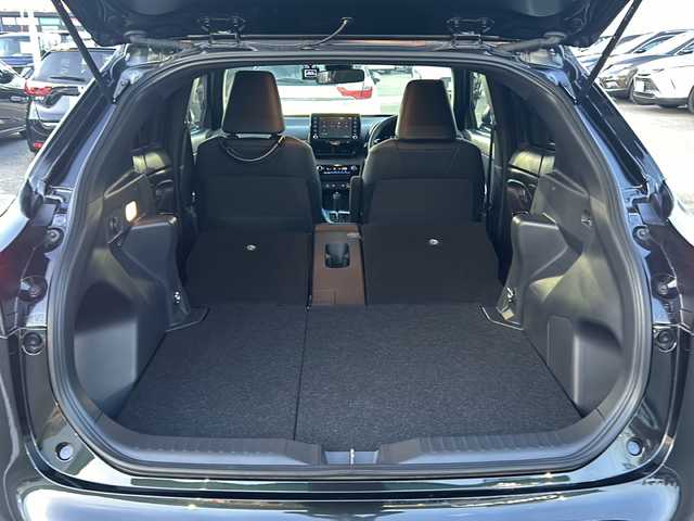 トヨタ ヤリスクロス ハイブリッド Z 徳島県 2022(令4)年 2万km ブラックマイカ 純正ディスプレイオーディオ/（Bluetooth/AM/FM/USB）/アラウンドビューモニター/レーダークルーズコントロール/ハーフレザーシート/シートヒーター（D+N席）/D席パワーシート/ステアリングヒーター/LEDヘッドライト/オートハイビーム/ブレーキホールド/電動パーキングブレーキ/ETC/純正ドラレコ/純正ドアバイザー/プッシュスタート/スマートキー/スペアキー