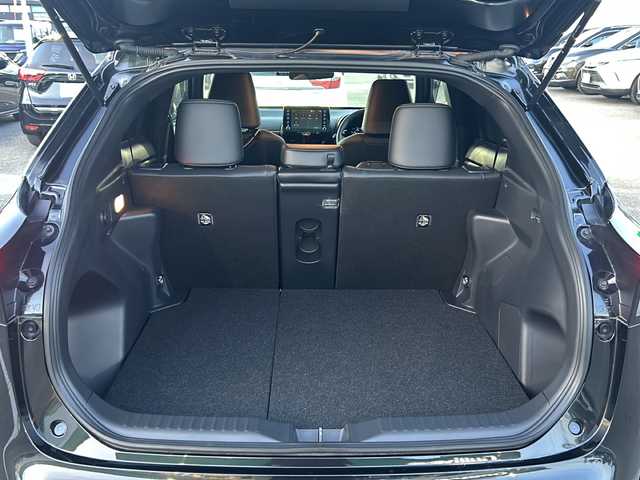 トヨタ ヤリスクロス ハイブリッド Z 徳島県 2022(令4)年 2万km ブラックマイカ 純正ディスプレイオーディオ/（Bluetooth/AM/FM/USB）/アラウンドビューモニター/レーダークルーズコントロール/ハーフレザーシート/シートヒーター（D+N席）/D席パワーシート/ステアリングヒーター/LEDヘッドライト/オートハイビーム/ブレーキホールド/電動パーキングブレーキ/ETC/純正ドラレコ/純正ドアバイザー/プッシュスタート/スマートキー/スペアキー