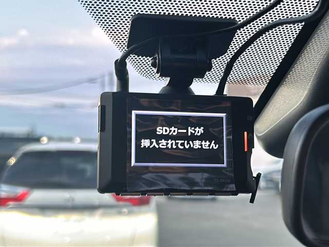 トヨタ ヤリスクロス ハイブリッド Z 徳島県 2022(令4)年 2万km ブラックマイカ 純正ディスプレイオーディオ/（Bluetooth/AM/FM/USB）/アラウンドビューモニター/レーダークルーズコントロール/ハーフレザーシート/シートヒーター（D+N席）/D席パワーシート/ステアリングヒーター/LEDヘッドライト/オートハイビーム/ブレーキホールド/電動パーキングブレーキ/ETC/純正ドラレコ/純正ドアバイザー/プッシュスタート/スマートキー/スペアキー