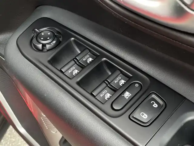 クライスラー・ジープ ジープ レネゲード リミテッド 長野県 2019(令1)年 5.4万km 赤 ＡＣＣ　レーンキープ　Ｕｃｏｎｎｅｃｔナビ　ｂｌｕｅｔｏｏｔｈ　黒革シート　シートヒーター　Ｄ／Ｎパワーシート　ステアリングヒーター　パークセンサー　ルーフレール　スマートキー　前後ドライブレコーダー 純正サマータイヤ＆ホイール有(215/60R17)