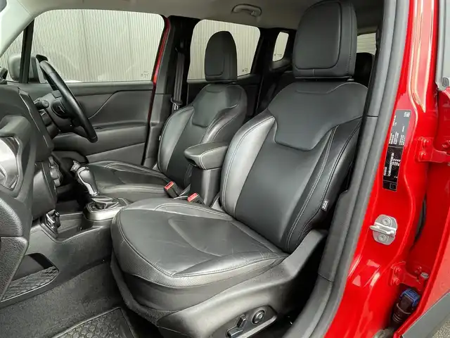 クライスラー・ジープ ジープ レネゲード リミテッド 長野県 2019(令1)年 5.4万km 赤 ＡＣＣ　レーンキープ　Ｕｃｏｎｎｅｃｔナビ　ｂｌｕｅｔｏｏｔｈ　黒革シート　シートヒーター　Ｄ／Ｎパワーシート　ステアリングヒーター　パークセンサー　ルーフレール　スマートキー　前後ドライブレコーダー 純正サマータイヤ＆ホイール有(215/60R17)