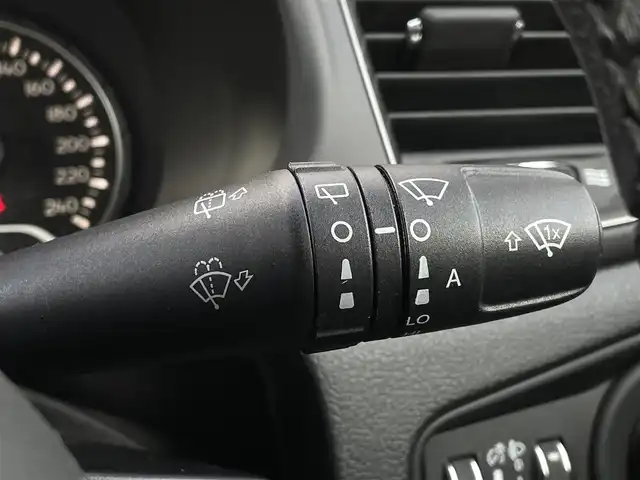 クライスラー・ジープ ジープ レネゲード リミテッド 長野県 2019(令1)年 5.4万km 赤 ＡＣＣ　レーンキープ　Ｕｃｏｎｎｅｃｔナビ　ｂｌｕｅｔｏｏｔｈ　黒革シート　シートヒーター　Ｄ／Ｎパワーシート　ステアリングヒーター　パークセンサー　ルーフレール　スマートキー　前後ドライブレコーダー 純正サマータイヤ＆ホイール有(215/60R17)