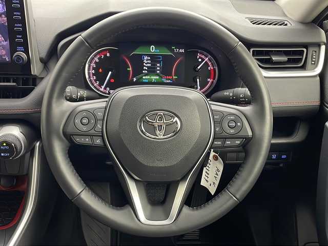 トヨタ ＲＡＶ４ アドベンチャー オフロードPKG 秋田県 2022(令4)年 1.4万km グレーメタリック 4WD/ワンオーナー/純正ナビ/（FM/AM/Bluetooth/フルセグTV）/全方位カメラ/バックカメラ/ハーフレザーシート/衝突軽減装置/横滑り防止装置/レーダークルーズコントロール/コーナーセンサー/レーンキープアシスト/ダウンヒルアシスト/ブラインドアシストスポット/オートブレーキホールド/ビルトインETC/前後ドライブレコーダー/ステアリングリモコン/MT付AT/前席シートヒーター/前席シートクーラー/ステアリングヒーター/D席パワーシート/LEDヘッドライト/オートライト/オートハイビーム/電動格納ミラー/純正フロアマット/純正アルミホイール/プッシュスタート/スマートキー/ドアバイザー