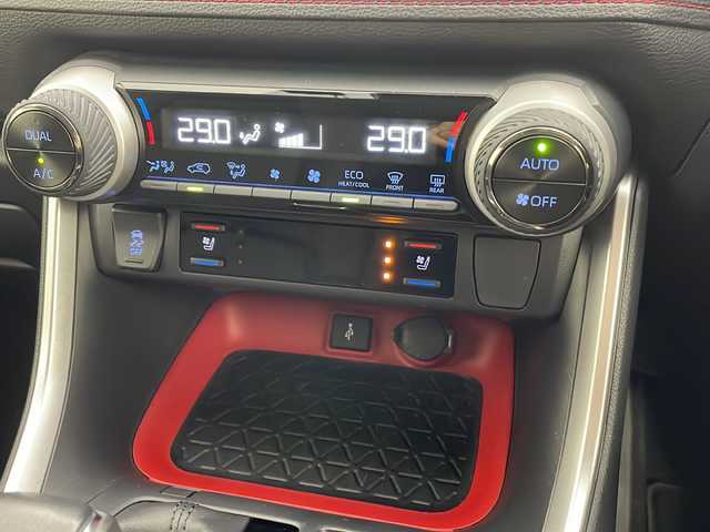 トヨタ ＲＡＶ４ アドベンチャー オフロードPKG 秋田県 2022(令4)年 1.4万km グレーメタリック 4WD/ワンオーナー/純正ナビ/（FM/AM/Bluetooth/フルセグTV）/全方位カメラ/バックカメラ/ハーフレザーシート/衝突軽減装置/横滑り防止装置/レーダークルーズコントロール/コーナーセンサー/レーンキープアシスト/ダウンヒルアシスト/ブラインドアシストスポット/オートブレーキホールド/ビルトインETC/前後ドライブレコーダー/ステアリングリモコン/MT付AT/前席シートヒーター/前席シートクーラー/ステアリングヒーター/D席パワーシート/LEDヘッドライト/オートライト/オートハイビーム/電動格納ミラー/純正フロアマット/純正アルミホイール/プッシュスタート/スマートキー/ドアバイザー