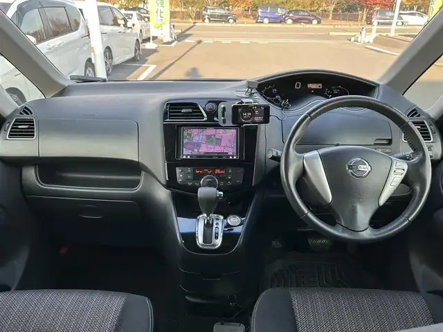 日産 セレナ ハイウェイS S HV Aセーフ 栃木県 2014(平26)年 7.2万km ブリリアントシルバー エマージェンシーブレーキ/社外メモリナビ/フルセグTV/DVD/Bluetooth/アラウンドビューモニター/ETC/前後ドライブレコーダー/パワースライドドア/クルーズコントロール/コーナーセンサー/アイドリングストップ/HIDヘッドライト/フォグランプ/オートライト/スマートキー/プッシュEgスタート/シートバックテーブル/2列目ロールサンシェード/横滑り防止装置