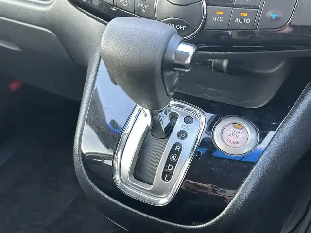 日産 セレナ ハイウェイS S HV Aセーフ 栃木県 2014(平26)年 7.2万km ブリリアントシルバー エマージェンシーブレーキ/社外メモリナビ/フルセグTV/DVD/Bluetooth/アラウンドビューモニター/ETC/前後ドライブレコーダー/パワースライドドア/クルーズコントロール/コーナーセンサー/アイドリングストップ/HIDヘッドライト/フォグランプ/オートライト/スマートキー/プッシュEgスタート/シートバックテーブル/2列目ロールサンシェード/横滑り防止装置