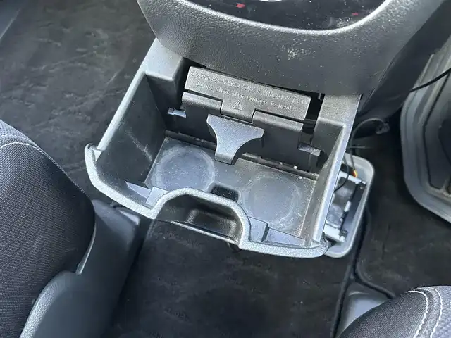 日産 セレナ ハイウェイS S HV Aセーフ 栃木県 2014(平26)年 7.2万km ブリリアントシルバー エマージェンシーブレーキ/社外メモリナビ/フルセグTV/DVD/Bluetooth/アラウンドビューモニター/ETC/前後ドライブレコーダー/パワースライドドア/クルーズコントロール/コーナーセンサー/アイドリングストップ/HIDヘッドライト/フォグランプ/オートライト/スマートキー/プッシュEgスタート/シートバックテーブル/2列目ロールサンシェード/横滑り防止装置