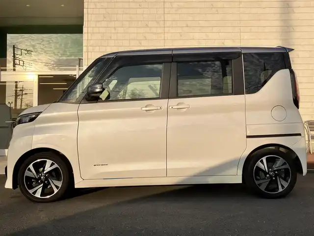 日産 ルークス HWS Gターボ プロパイロットED 静岡県 2021(令3)年 5.6万km チタニウムグレーM/シルキーホワイト 純正9インチナビ（CD/DVD/BT/フルセグ）/全方位カメラ/プロパイロット/純正ドライブレコーダー/純正ETC2.0/エンジンスタートボタン/保証書/取扱説明書/記録簿/パワーステアリング/パワーウィンドウ/アイドリングストップ/スマートキー/スペアキー1本/レーダークルーズコントロール/オートエアコン/USB入力端子/純正ETC2.0/純正ドライブレコーダー/純正フロアマット/ベンチシート/布シート/両側パワースライドドア/純正アルミホイール/ABS/横滑り防止装置/コーナーセンサー前後/レーンキープアシスト/オートライト/LEDヘッドライト/W+サイドエアバッグ/衝突軽減システム
