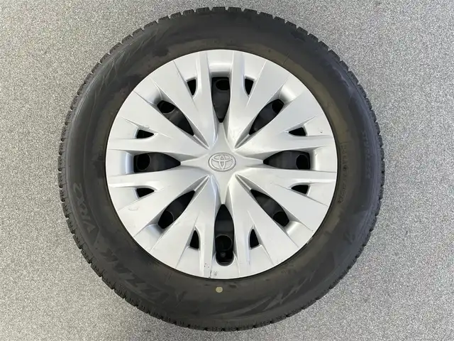 トヨタ ヤリス ハイブリッド Z 愛知県 2021(令3)年 3万km センシュアルレッドマイカ 純正８型ＤＡ　バックカメラ　禁煙車　フルセグ　追従クルコン　ＥＴＣ　ドラレコ　セーフティセンス　シートヒーター　コーナーセンサー　ＵＳＢ接続　衝突軽減　ＬＥＤオートライト　純正フロアマット　車線逸脱　Bluetooth　社外１５インチAW　プッシュスタート　スマートキー